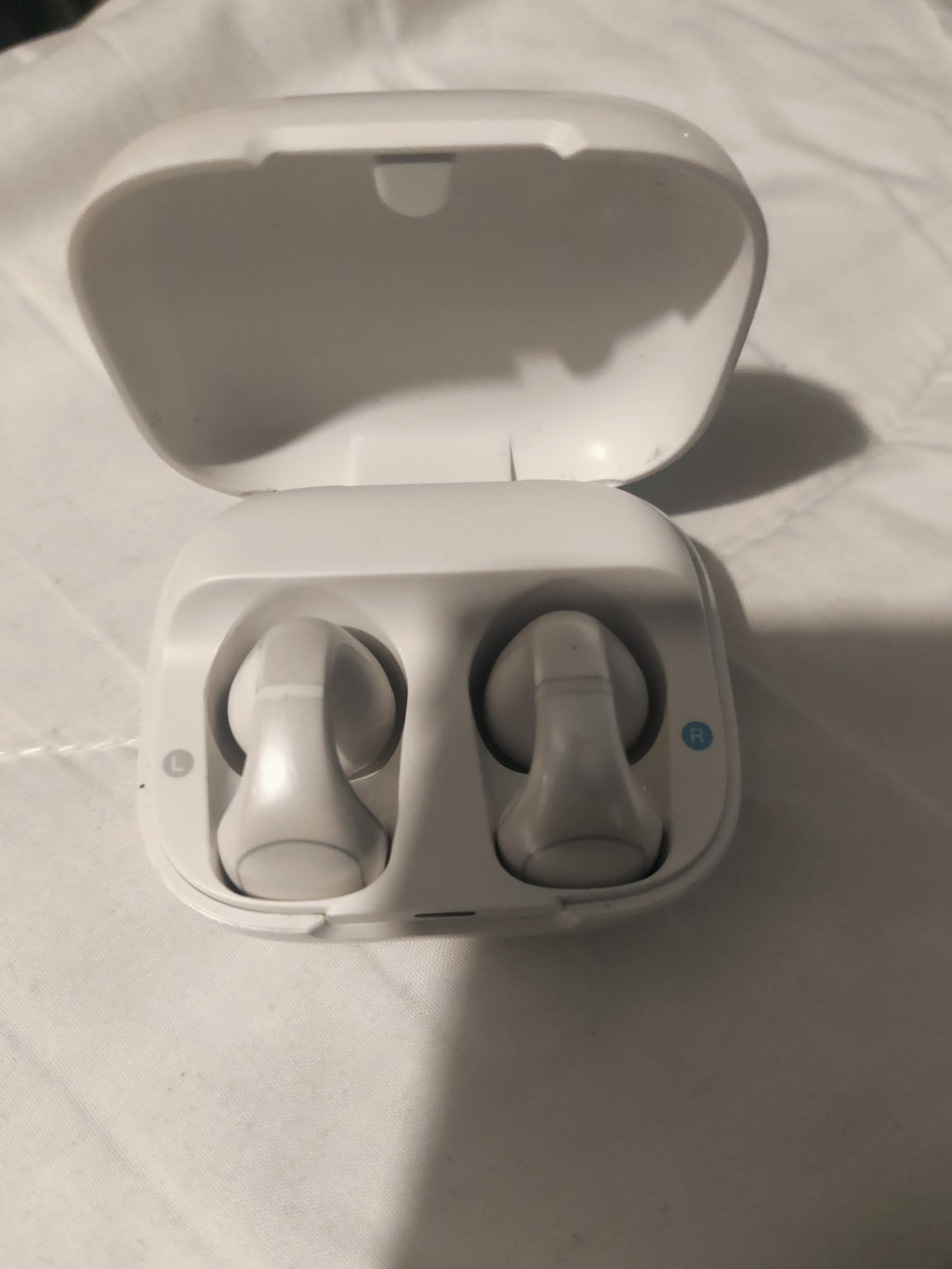 Soundcore C30i wireless headphones (only one side works)
