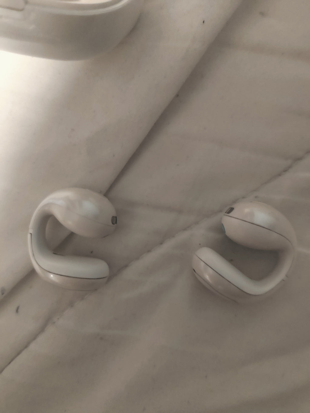 Soundcore C30i wireless headphones (only one side works)